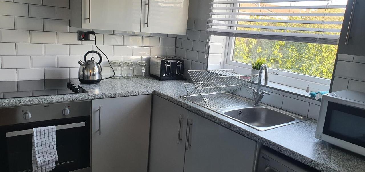 The Court Apartment Брайнтри Екстериор снимка