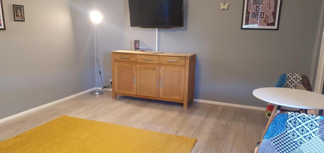The Court Apartment Брайнтри Екстериор снимка