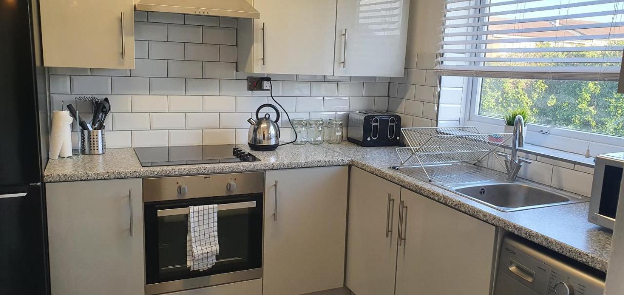 The Court Apartment Брайнтри Екстериор снимка